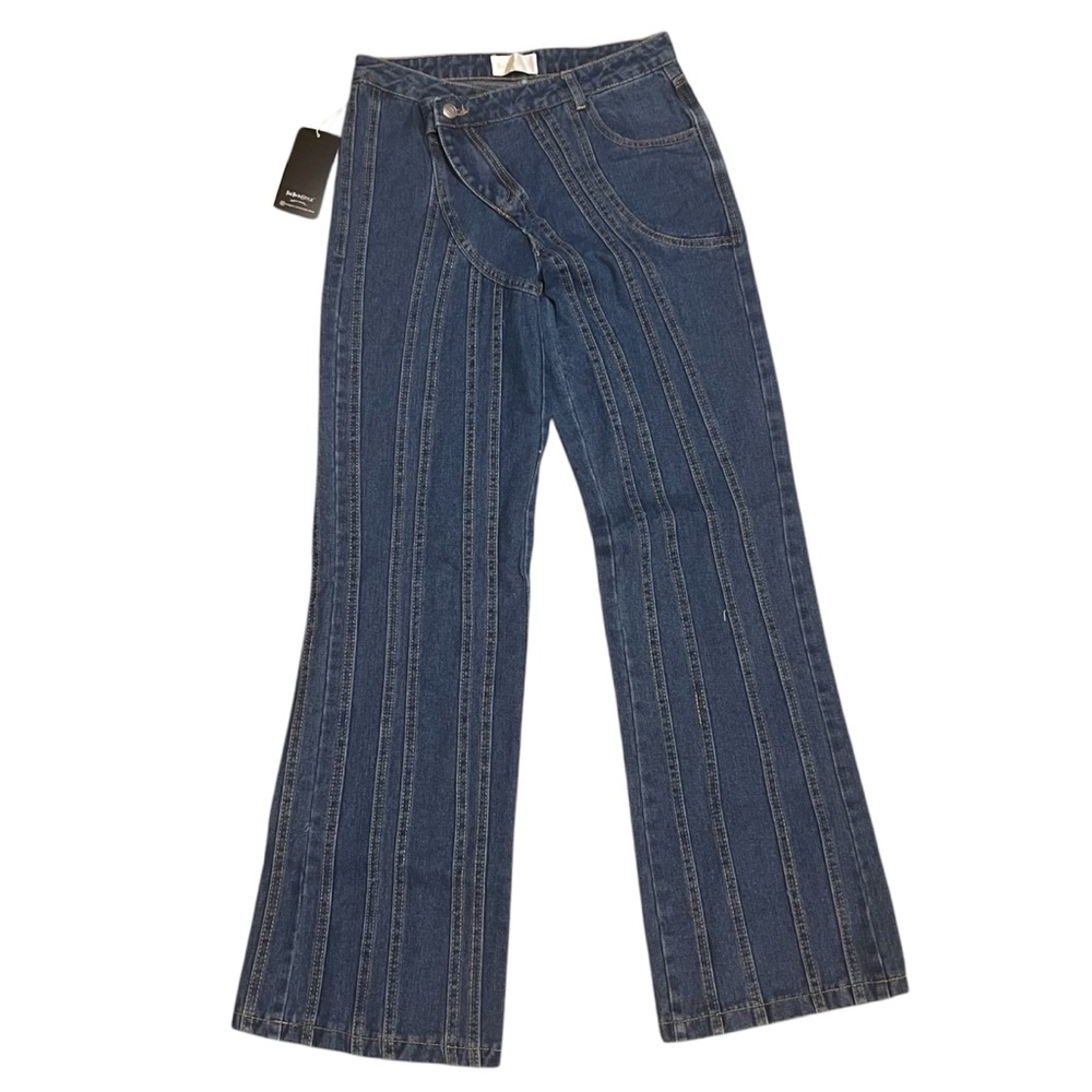 BNWT Blue low-waisted flare jeans with a wide leg fit #y2kstyle #grungevibes